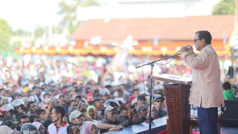 Prabowo Izin Ngopi Saat Jeda Azan, BPN: Salatnya Setelah Kampanye Prabowo Izin Ngopi Saat Jeda Azan, BPN: Salatnya Setelah Kampanye