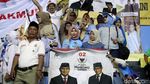 Aksi Para Relawan Prabowo-Sandi Saat Hadiri Kampanye Akbar