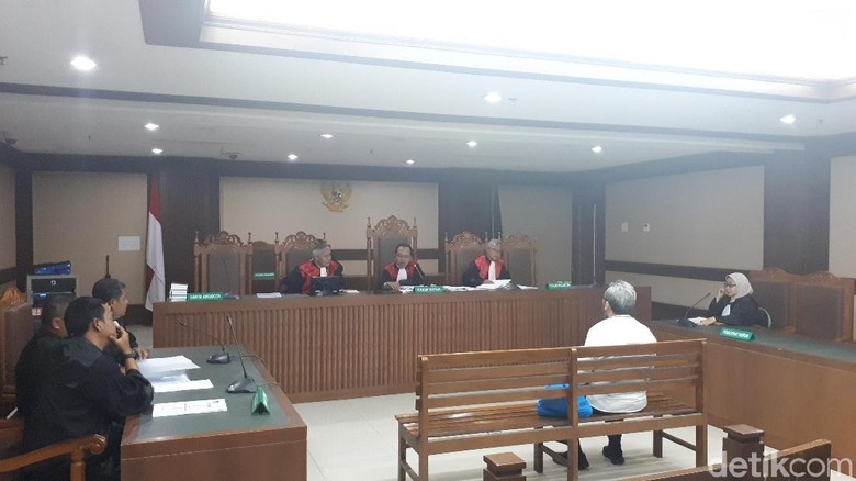 Eks Anggota DPRD Sumut Didakwa Terima Suap Rp 772 Juta dari Gatot Pujo Eks Anggota DPRD Sumut Didakwa Terima Suap Rp 772 Juta dari Gatot Pujo