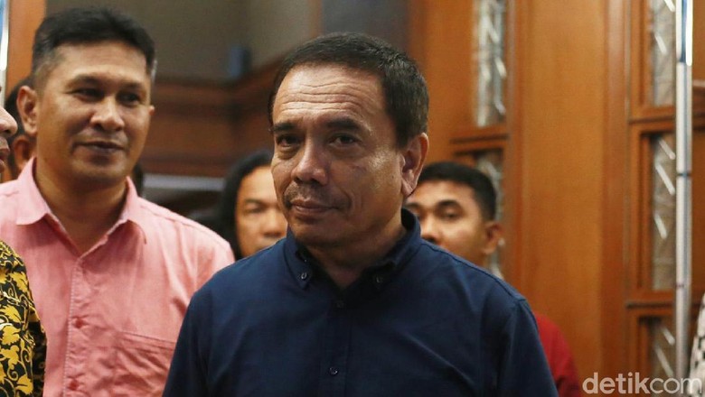 Irwandi Yusuf Juga Dituntut Pencabutan Hak Politik 5 Tahun Irwandi Yusuf Juga Dituntut Pencabutan Hak Politik 5 Tahun