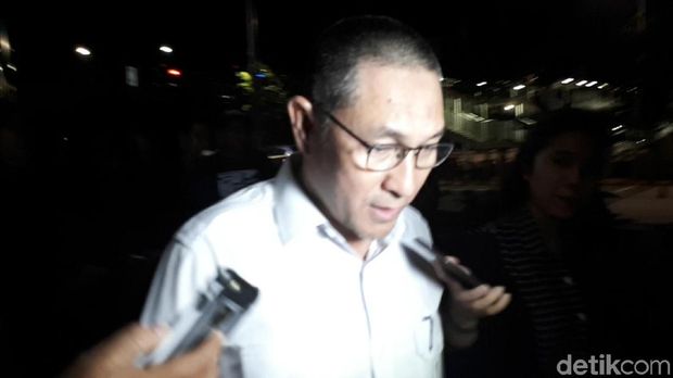 Anggota DPR F-PAN Sukiman Tersangka Suap Buru-buru Usai Diperiksa KPK