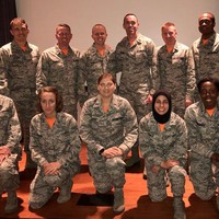 Wanita terpilih itu bernama Maysaa Ouza. Ia merupakan keturunan Lebanon yang tinggal di Amerika Serikat bersama keluarganya. Ia diterima di Air Force Judge Advocate General Corps meski memakai hijab.  Foto: Instagram/ Maysaa Ouza