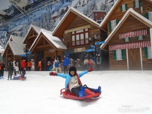 Bunda, Yuk Coba Wahana Permainan Seru di Trans Snow World Bekasi