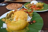 Kedai Pak Ciman: Lamak Bana! Nasi Kapau Gulai Tambusu dan Tunjang