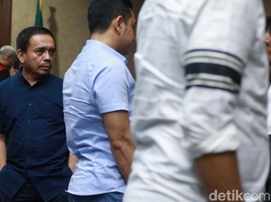 Irwandi Yusuf Dituntut 10 Tahun Penjara