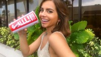 Isabela baru akan menginjak usia 18 tahun. Sebelumnya ia dikenal berkat serial TV Nickelodeon, 100 Things to Do Before High School. Foto: Instagram isabelamoner
