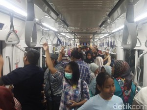 Antusiasme Traveler Sambut MRT Jakarta Untuk Wisata