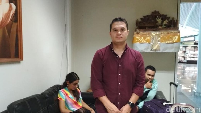 Bawa Peluru di Koper, WN Meksiko Ditangkap di Bandara Ngurah Rai Bawa Peluru di Koper, WN Meksiko Ditangkap di Bandara Ngurah Rai