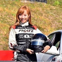 Bertekad untuk mengejar mimpinya, Kisaragi membeli Toyota Cresta dan mengubahnya menjadi mobil drift. Setelah itu, dia mendaftar dan mendapatkan lisensi balapnya. Foto: Instagram/@kisa_awn