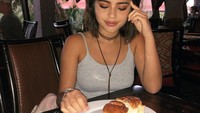 Tru luv. don’t fight me on this, kata Isabela. Jangan ada yang macam-macam sama makanan Isabela ya hihi. Foto: Instagram isabelamoner