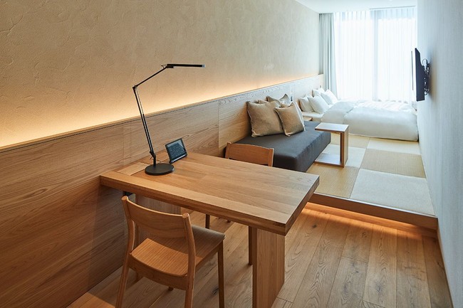 Muji Hotel Tokyo menawarkan sembilan tipe kamar dengan gaya penataan interior berbada. Mulai dari kamar yang luasnya terbatas hingga kelas tertinggi lengkap dengan ruang tamu. Foto: Dok. Muji