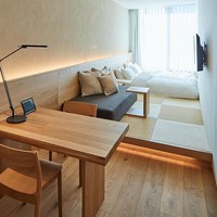 Muji Hotel Tokyo menawarkan sembilan tipe kamar dengan gaya penataan interior berbada. Mulai dari kamar yang luasnya terbatas hingga kelas tertinggi lengkap dengan ruang tamu. Foto: Dok. Muji