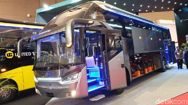 Bus Angkut Motor
