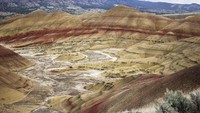 Waktu terbaik mengunjungi Painted Hills buat traveler yang ingin hunting foto adalah sore hari (iStock)