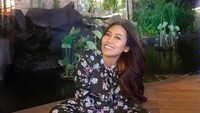 Evi Masamba sejak kecil sudah menjadi pengasuh dan asisten rumah tangga. Foto: Instagram @evi_masamba_real