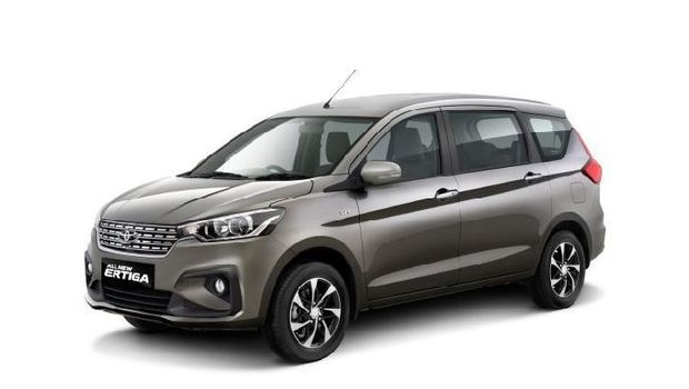 Ilustrasi bagian depan Ertiga dengan logo tiga elips Toyota
