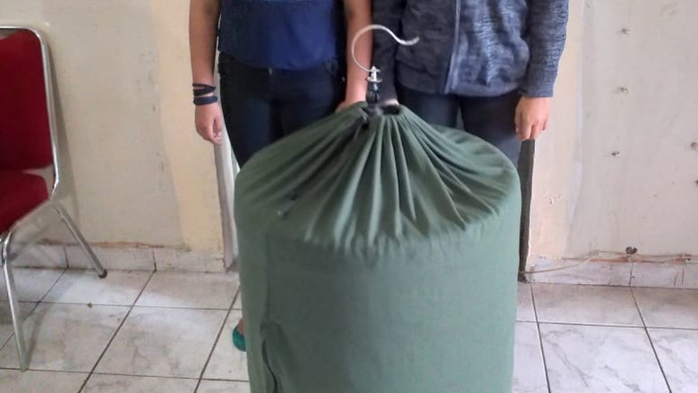 2 ABG Perempuan di Tangerang Curi Burung Murai Ditampar Warga 2 ABG Perempuan di Tangerang Curi Burung Murai Ditampar Warga