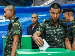 KPU Tunda Pengumuman, Partai Pro-Thaksin Klaim Menang Mayoritas Parlemen