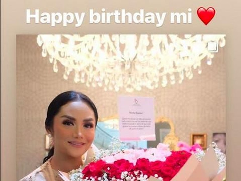 Krisdayanti Ulang Tahun, Netter Ribut Tanyakan Azriel dan Aurel Krisdayanti Ulang Tahun, Netter Ribut Tanyakan Azriel dan Aurel