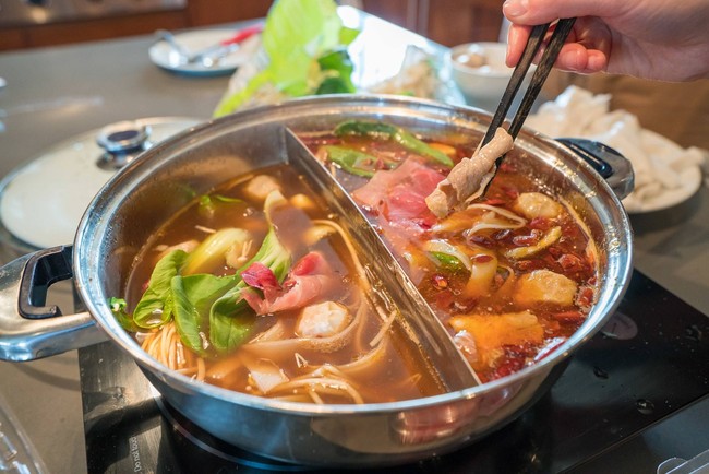 Hot Pot, Shabu-shabu Gaya China dengan Beragam Kaldu
