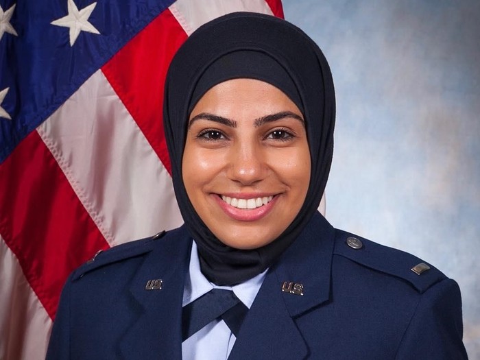 Maysaa Ouza, anggota militer AS berhijab. Foto: Instagram/ Maysaa Ouza Maysaa Ouza, anggota militer AS berhijab. Foto: Instagram/ Maysaa Ouza