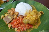 Kedai Pak Ciman: Lamak Bana! Nasi Kapau Gulai Tambusu dan Tunjang