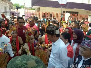 Kampanye di Banyuwangi, Jokowi Disambut Koor Simpatisan dan Relawan