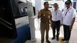 Momen Anies Tinjau Halte TransJ Bundaran HI yang Terintegrasi MRT