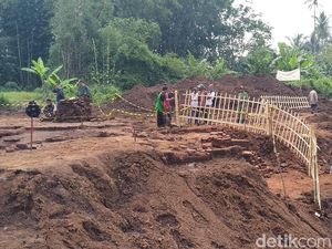 Jaga Agar Tak Rusak, Warga Pagari Situs di Tol Pandaan-Malang