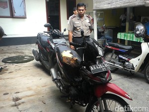 Sebuah Motor Dibakar Orang Misterius di Sleman
