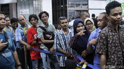 Antusias Warga Antre Mudik Gratis Bareng Kemenhub
