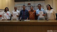 Nama Retno Pinasti dan Zulfikar Naghi terpilih menjadi moderator. 