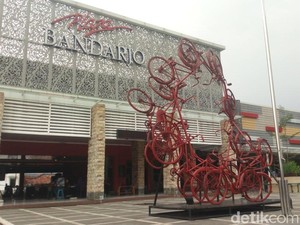 Tugu Sepeda Instagramable di Pasar Bandarjo Ungaran