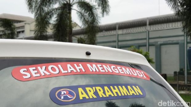 Sekolah Mengemudi