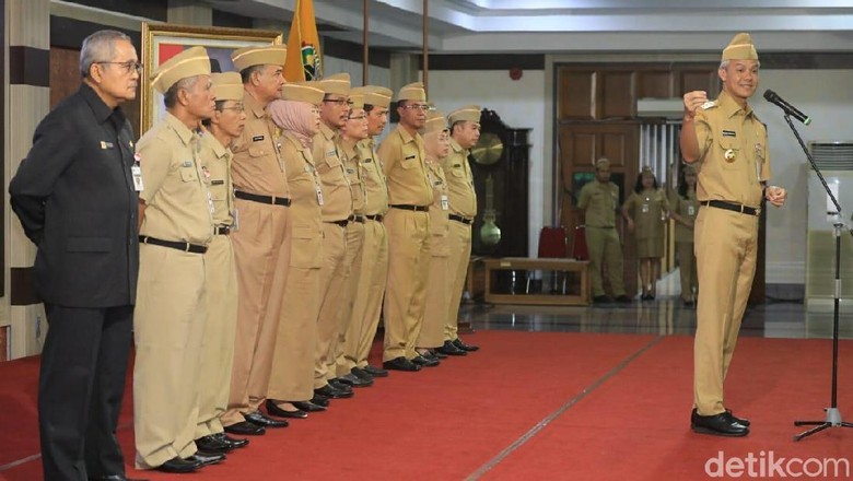 Gubernur Ganjar Ungkap Masih Ada ASN Berpaham Radikal Gubernur Ganjar Ungkap Masih Ada ASN Berpaham Radikal