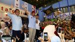 Berkopiah Merah, Sandiaga Uno Sapa Warga Jakarta Utara