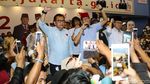 Berkopiah Merah, Sandiaga Uno Sapa Warga Jakarta Utara