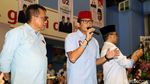 Berkopiah Merah, Sandiaga Uno Sapa Warga Jakarta Utara
