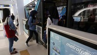 Kini, penumpang dapat kembali menggunakan bus TransJakarta melalui halte Bundaran HI usai kembali beroperasi.