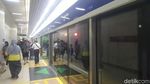 Foto: Antusiasme Traveler Mencoba MRT Jakarta