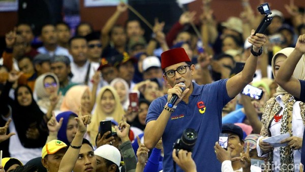 Begini Gaya Kampanye Sandi Sambil Ngevlog