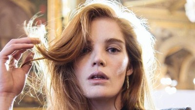 5 Fakta Si Seksi Alexina, Victorias Secret Angel Berambut Merah Pertama