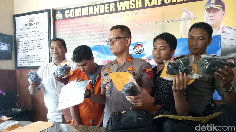 WN Aljazair Ditangkap Polisi Gegara Curi Kamera Milik Turis Jerman di Bali WN Aljazair Ditangkap Polisi Gegara Curi Kamera Milik Turis Jerman di Bali
