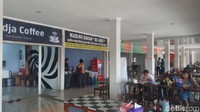Setelah puas foto-foto, jangan lewatkan jajanan di food court nya ya. (Aji Kusuma/detikcom)