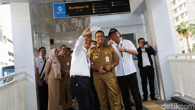 MRT-Halte TransJ Bundaran HI Belum Dilengkapi Lift untuk Difabel MRT-Halte TransJ Bundaran HI Belum Dilengkapi Lift untuk Difabel
