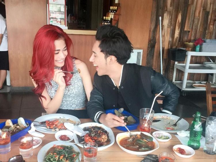 Lahiran Anak Kedua, Pedangdut Hesty Klepek Klepek Hobi Makan Seafood