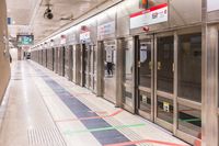 Stasiun MRT Singapura yang sangat bersih (iStock)