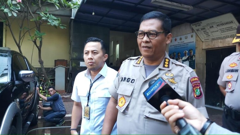 6 Kurir Bawa Uang Asing Rp 90 Miliar Diamankan Polisi di Bandara Soetta 6 Kurir Bawa Uang Asing Rp 90 Miliar Diamankan Polisi di Bandara Soetta