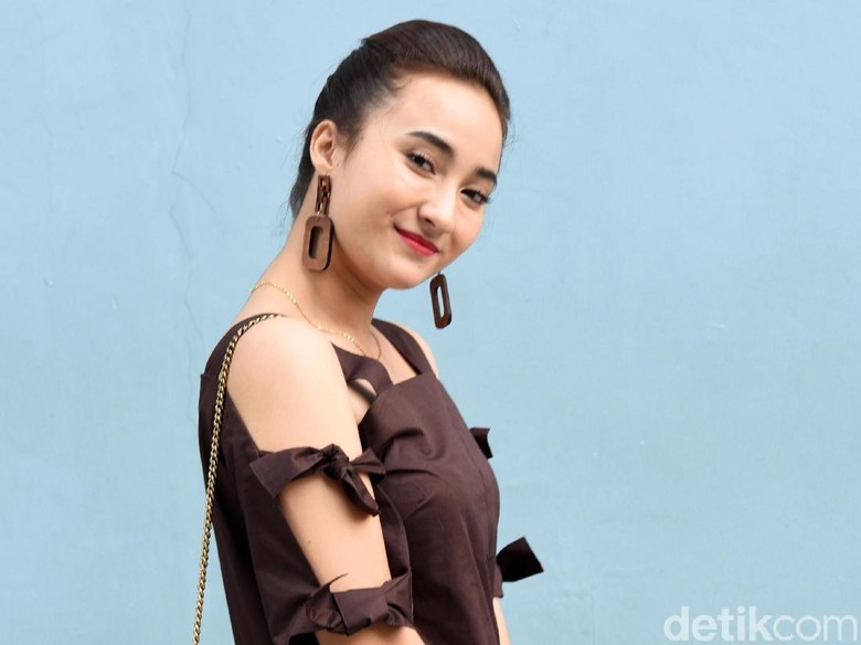Liburan Bareng, Naomi Zaskia Bicara soal Hubungan dengan Sule Liburan Bareng, Naomi Zaskia Bicara soal Hubungan dengan Sule