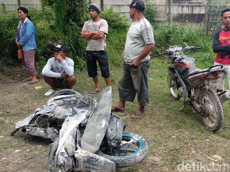 Pencarian Korban Longsor di Jember Nihil, Petugas Temukan 6 Bangkai Motor Pencarian Korban Longsor di Jember Nihil, Petugas Temukan 6 Bangkai Motor